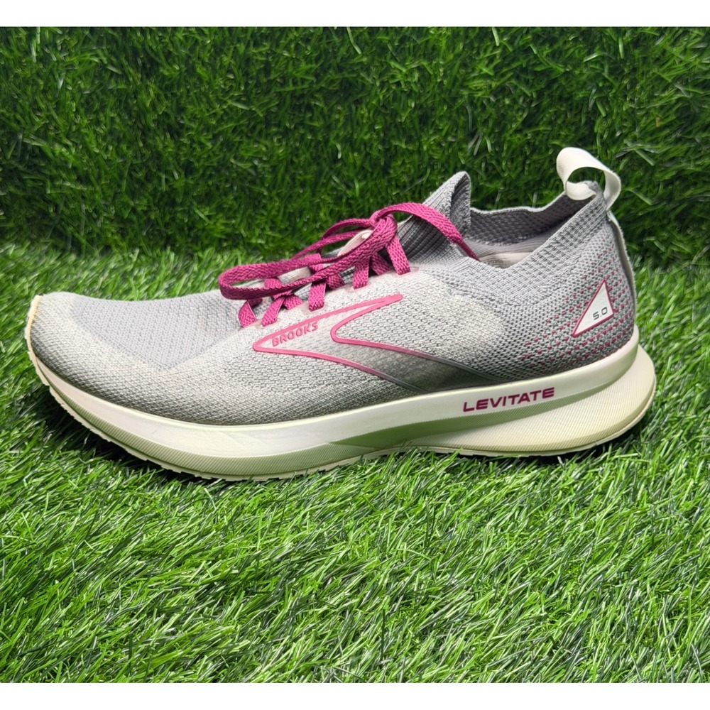 Brooks Levitate StealthFit 5 Womens size 6.5 Running Shoes Grey Pink 120359
